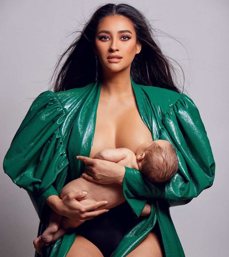 Shay-Mitchell-breast-feeding