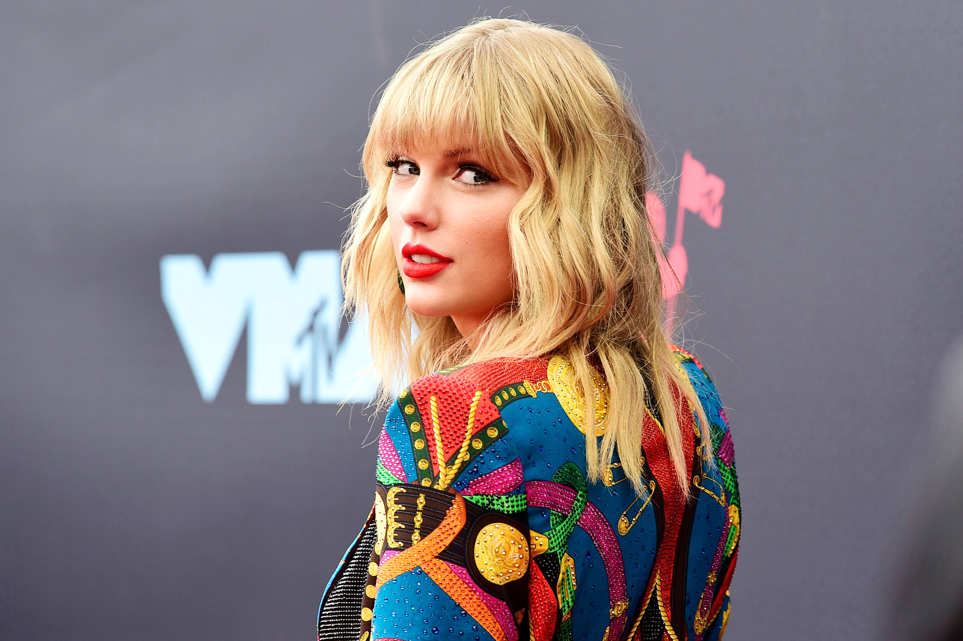 30 Taylor Swift Lyrics Perfect For Your Next Instagram Caption