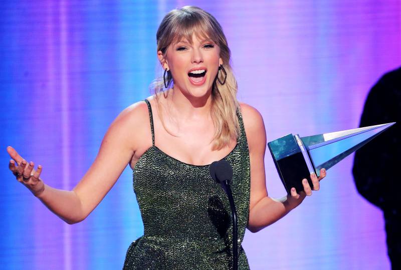 Taylor Swift through the years AMA 2019