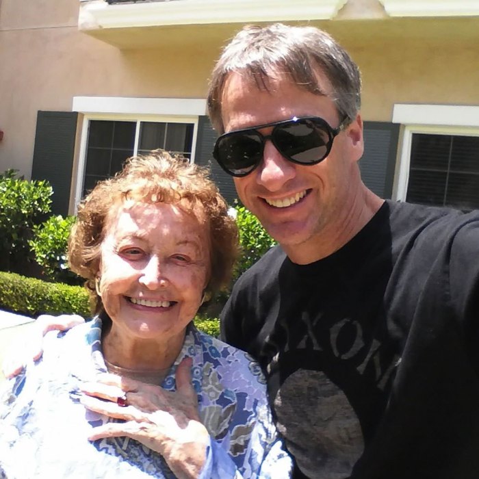 Nancy Hawk Tony Hawk’s Mom Dies After Alzheimer’s Battle: See His Tribute | Us Weekly