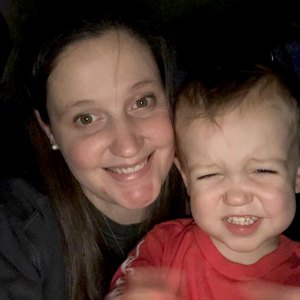 Tori-Roloff-Defends-Letting-Son-‘Hang-Out-the-Window’-to-Look-at-Christmas-Lights
