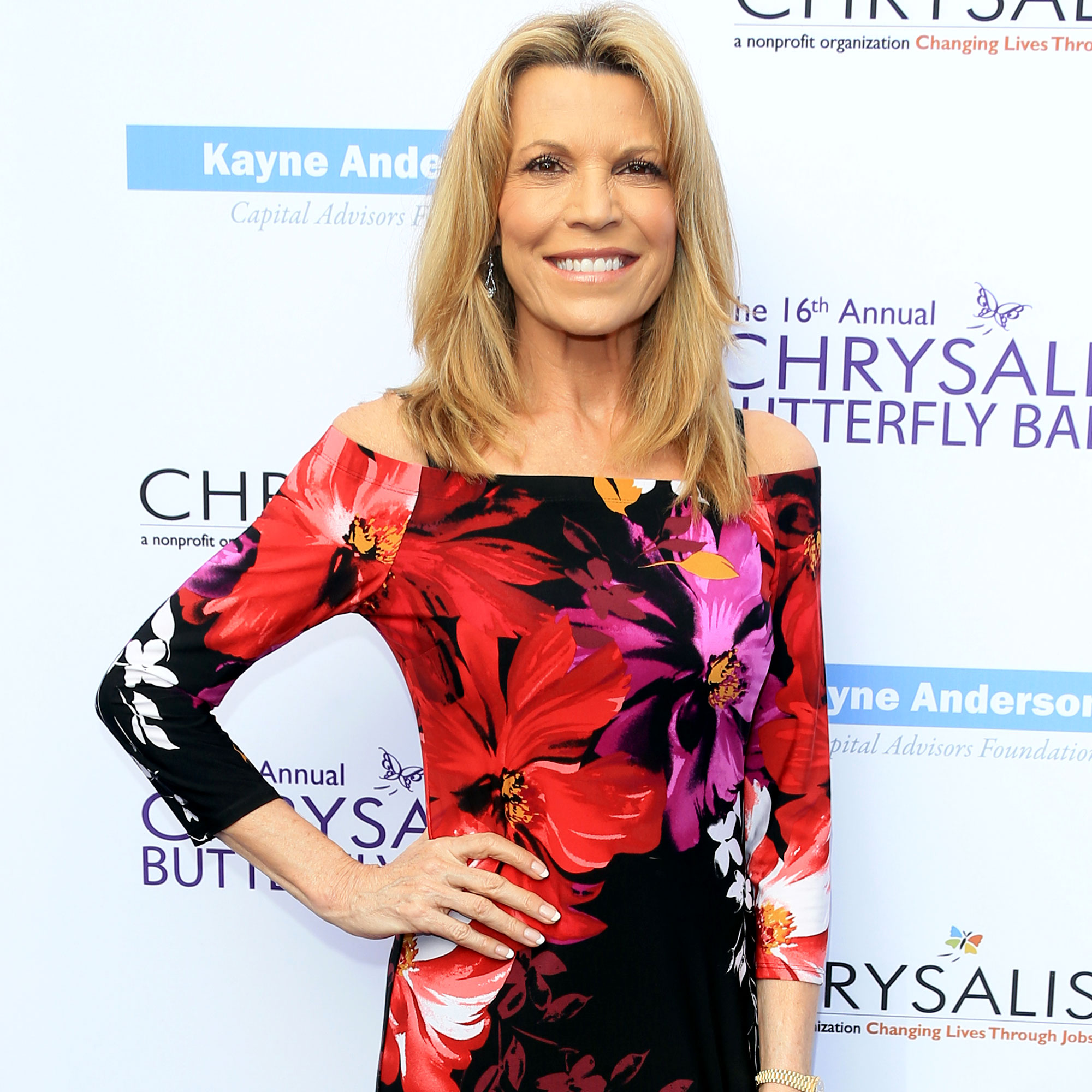 Vanna White: Wiki, Age, Bio, Height, Family, Boyfriend, Husband, Education,  Career, Net Worth, and many more