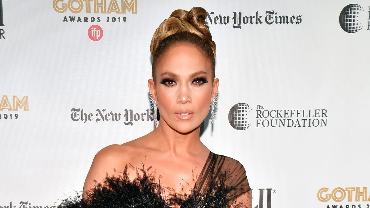 jennifer-lopez-glow