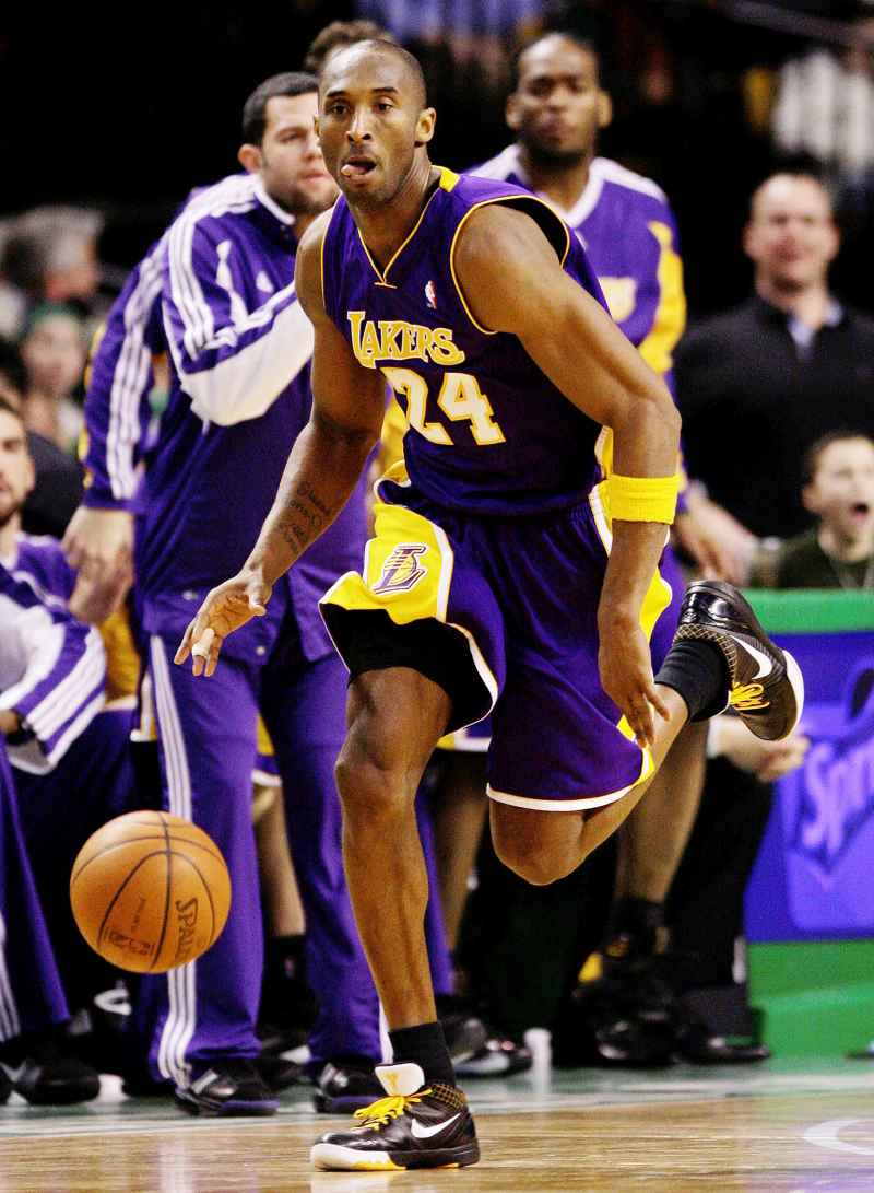 Kobe Bryant Playing for the Lakers in 2009 Kobe Bryants Life in Pictures