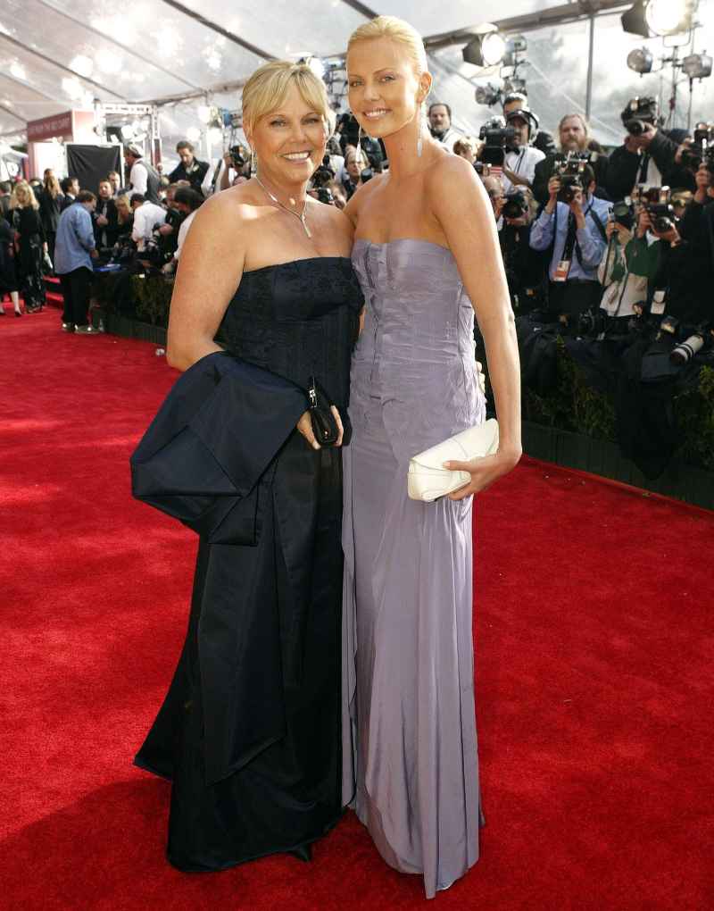 2004-Charlize-Theron-with-her-mother-SAG-Awards