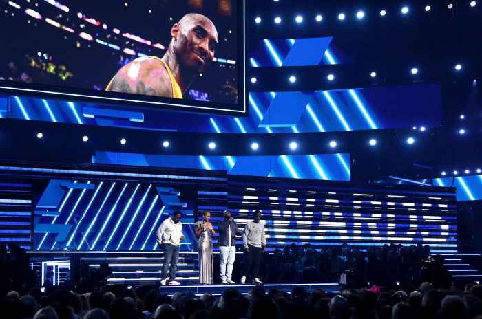 Alicia Keys and Boyz II Men Performing a Tribute to Kobe Bryant at the Grammys 2020