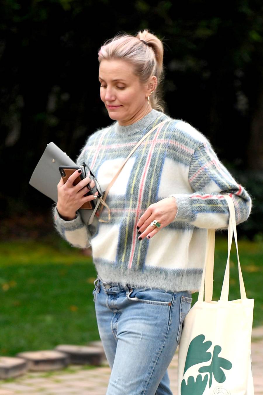 Cameron Diaz Spotted Out for 1st Time Since Welcoming Daughter Raddix