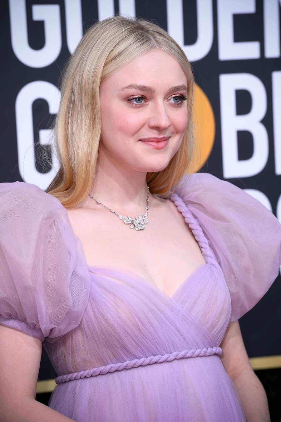 Dakota Fanning What You Didn't See on TV Golden Globes 2020