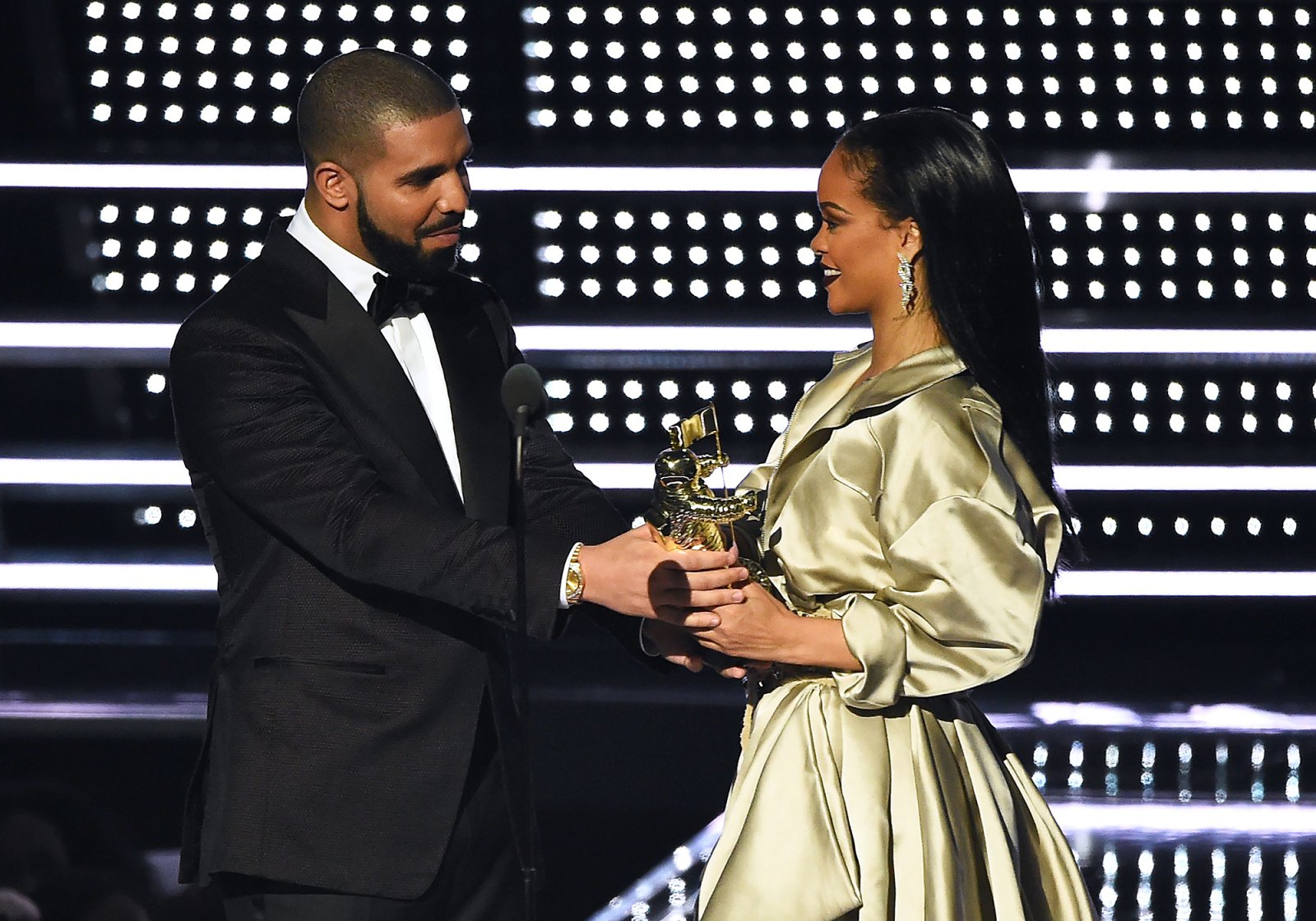 Drake-Rihanna-2 dated