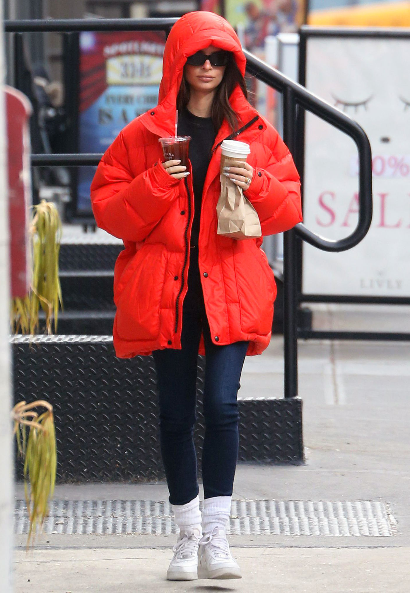 pomp Karakteriseren Winkelier Celebrities Wearing Winter Coats, Puffer Jackets: Pics
