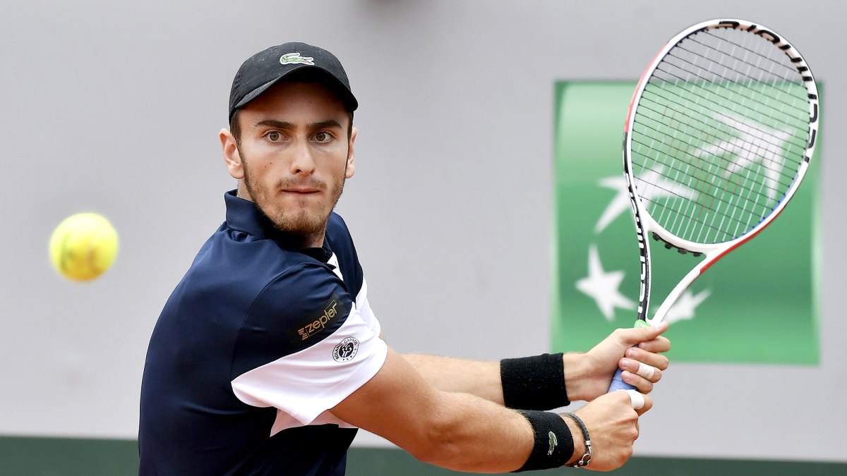 French-Tennis-Player-Elliot-Benchetrit-Slammed-for-Asking-Ball-Girl-to-Peel-His-Banana