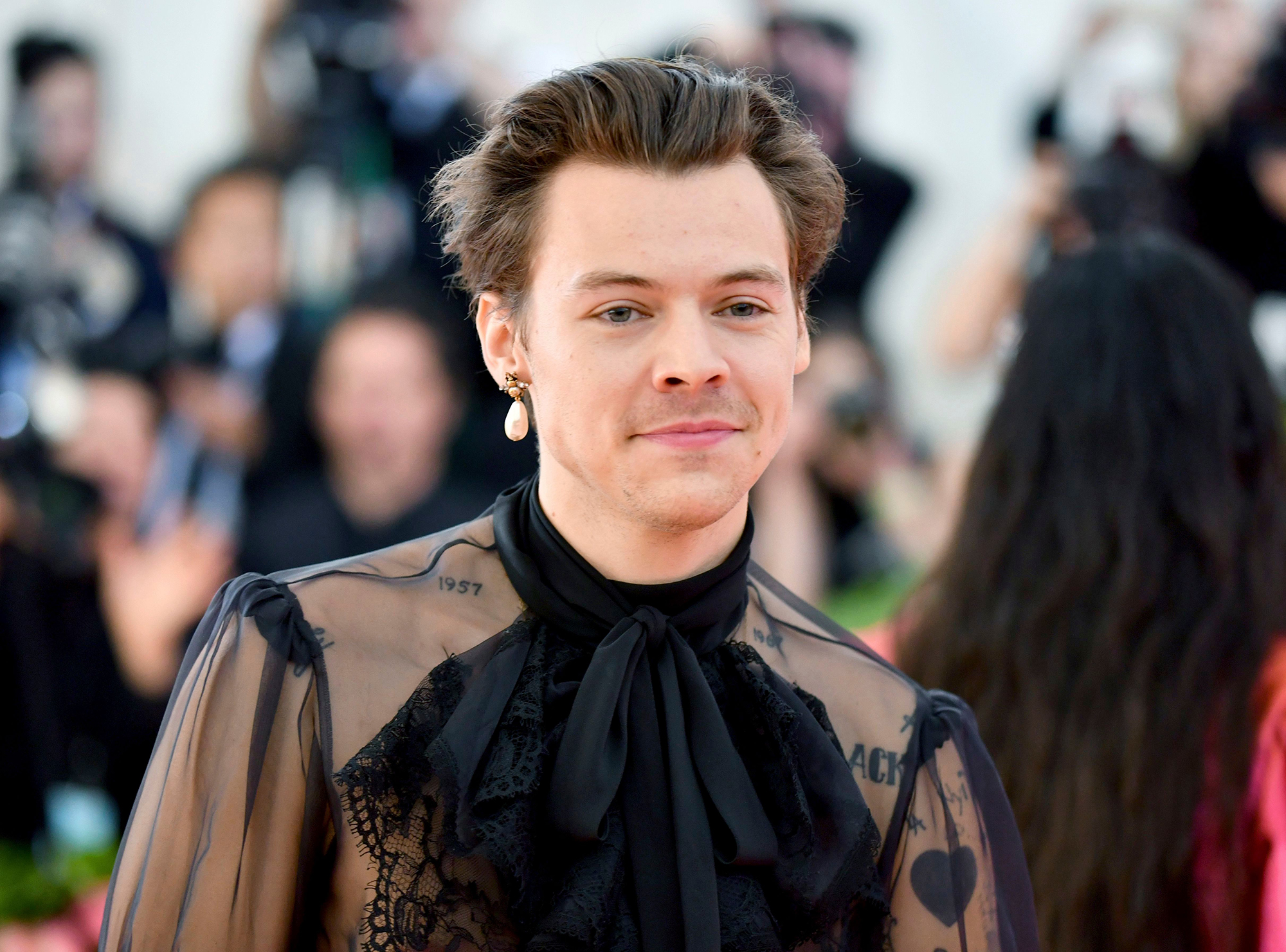 Harry Styles Watched a Dog While Its Owner Ran Into a Restaurant