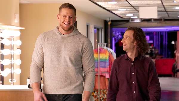Host-JJ-Watt-and-Kyle-Mooney-SNL