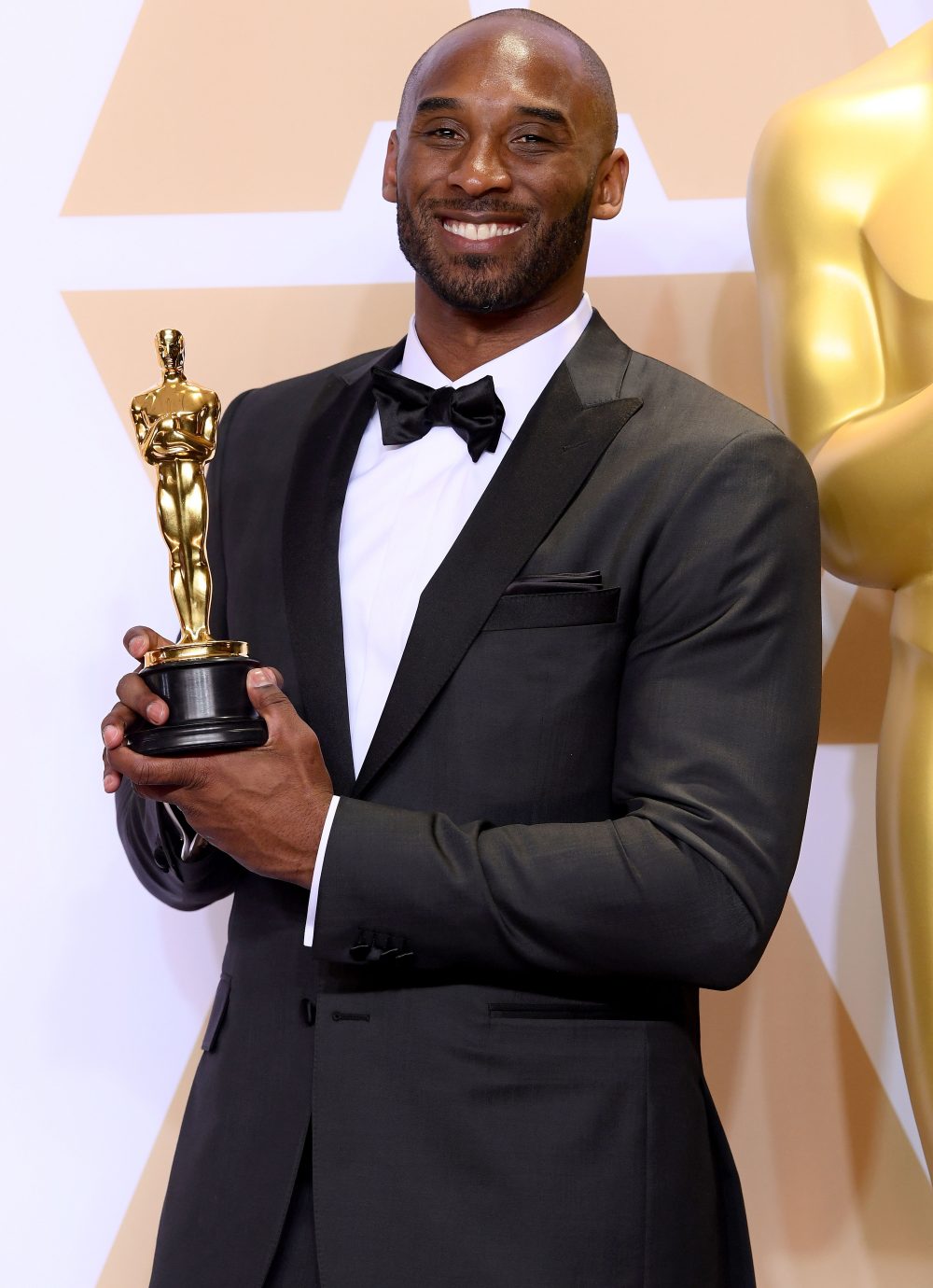 Fans All Over The World Are Sharing Kobe Bryant's Moving Oscar-Winning  Animation 'Dear Basketball