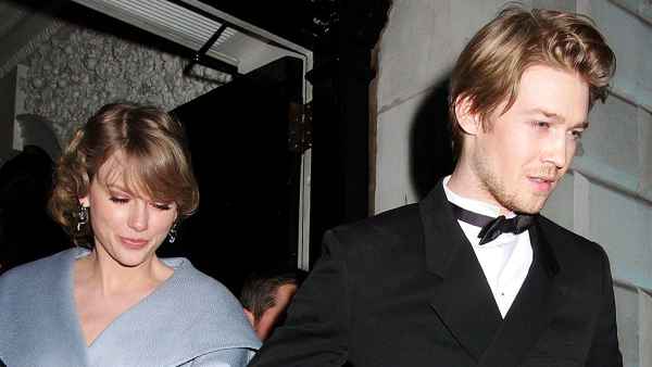 Inside Taylor Swift Joe Alwyn PDA-Filled New Year Eve Trip Maldives