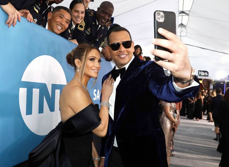 Jennifer Lopez and Alex Rodriguez Take a Selfie Inside the SAG Awards 2020
