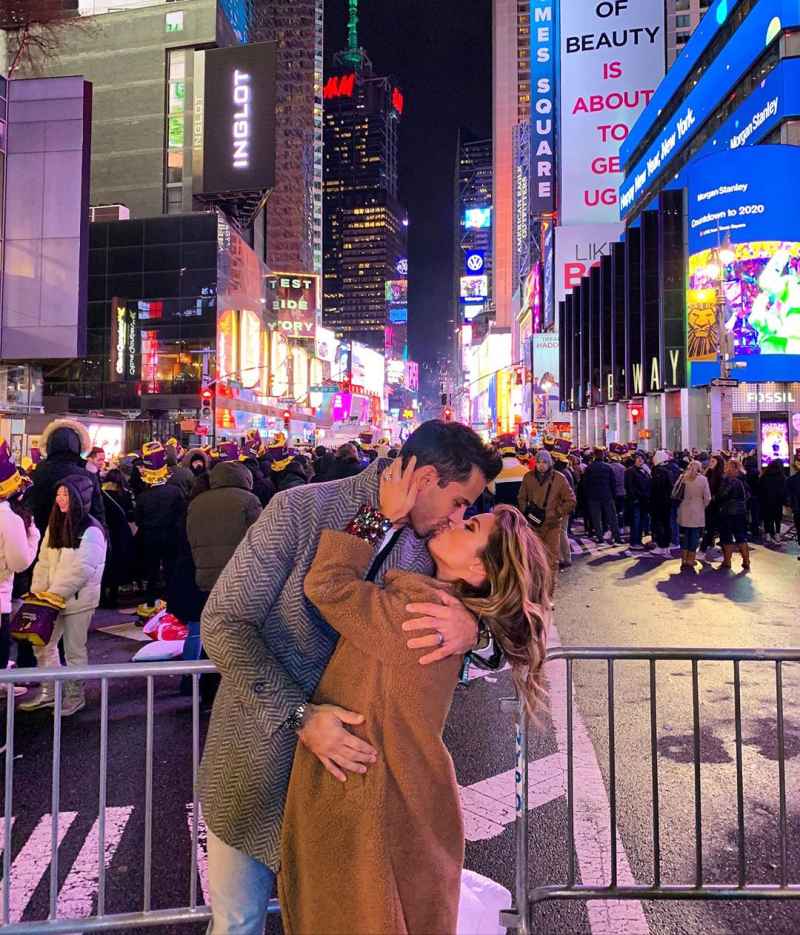 Jessie James Decker Kissing Eric Decker in Times Square How the Stars Celebrated New Years Eve 2020