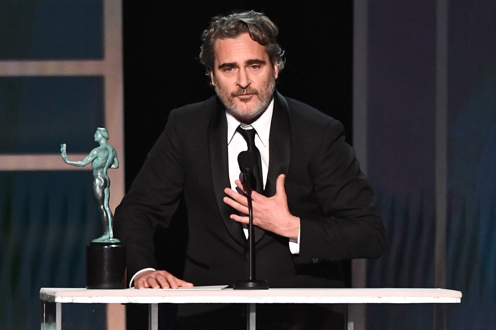 Joaquin Phoenix Outstanding Performance by a Male Actor Joker Tribute Heath Ledger SAG Awards 2020