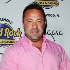 Joe Giudice Wears Skinny Jeans on Instagram