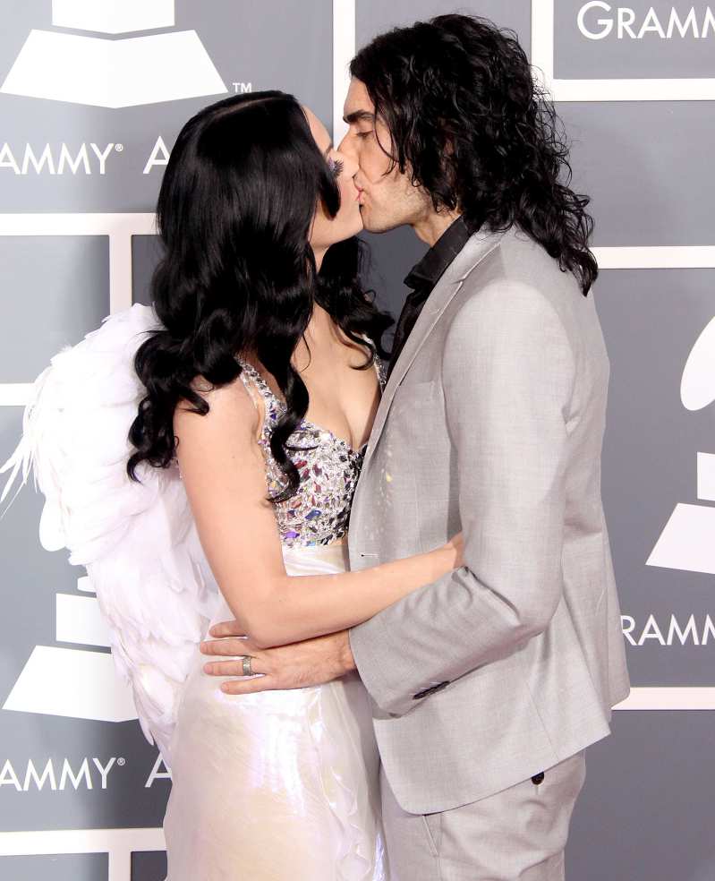 Katy-Perry-and-Russell-Brand-Grammys-PDA