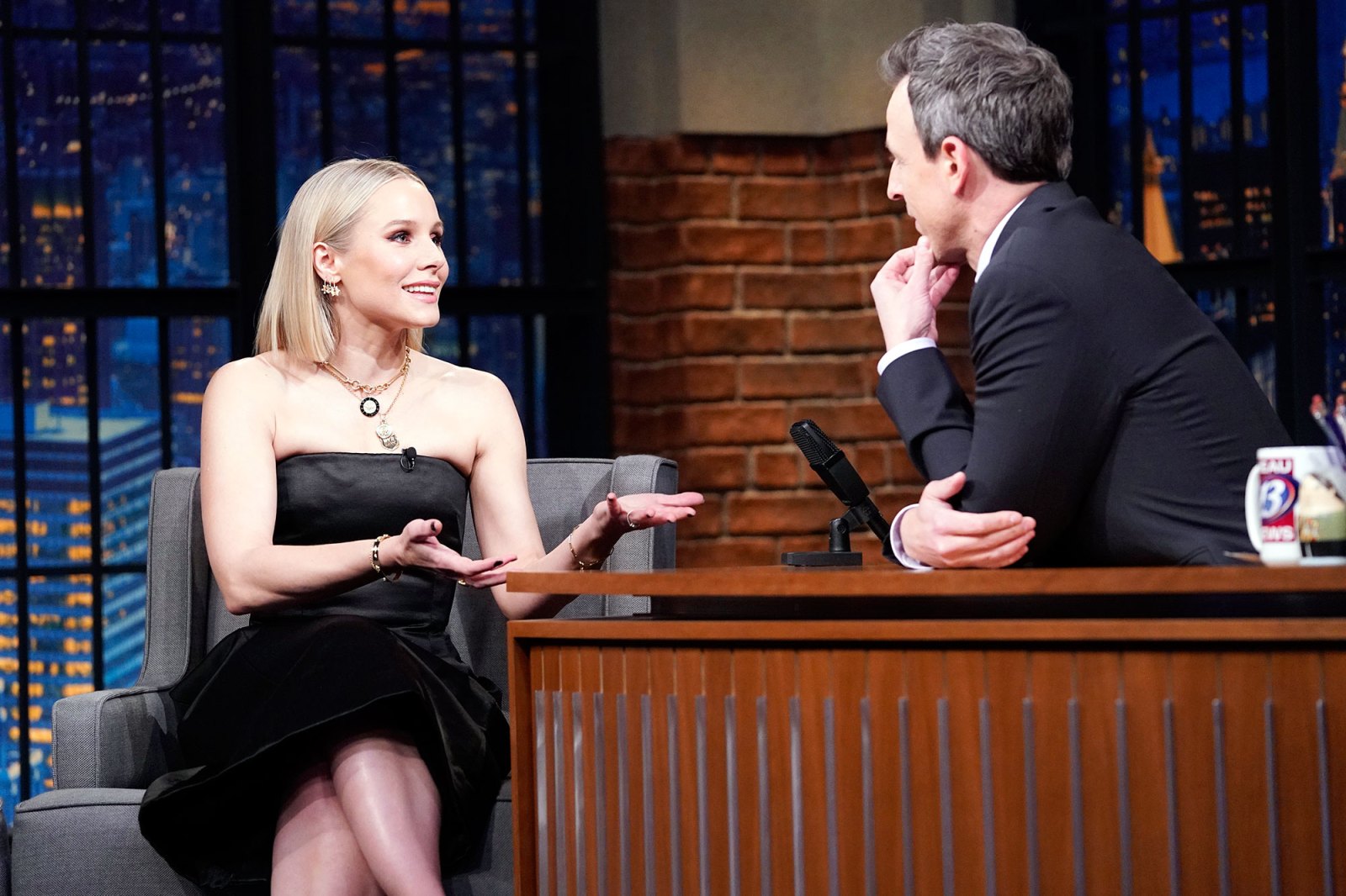 Kristen Bell Visits Late Night With Seth Meyers Kristen Bells Parenting Quotes Never Lie to Daughters