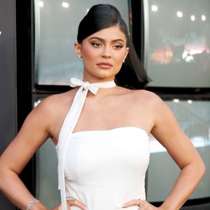 Kylie-Jenner-Slammed-for-Mourning-Australian-Animals-But-Wearing-Fur-Slippers
