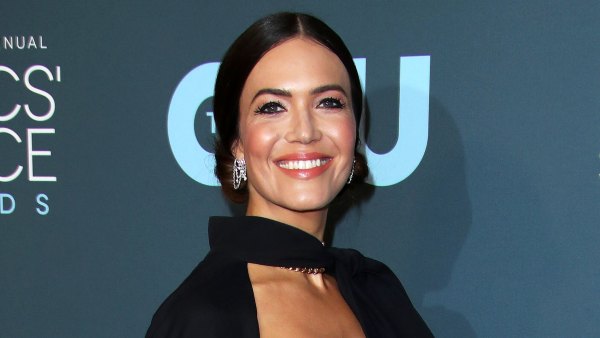 Mandy Moore Ate Costar Dinner Critics Choice Awards