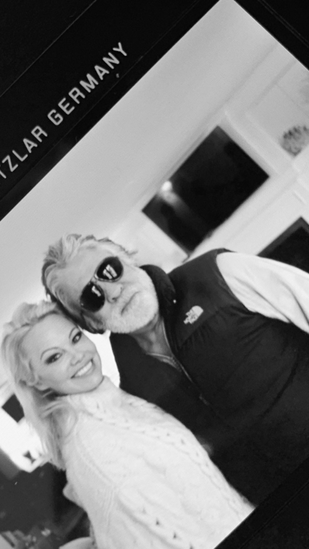 Pamela Anderson Shares 1st Photo With New Husband Jon Peters