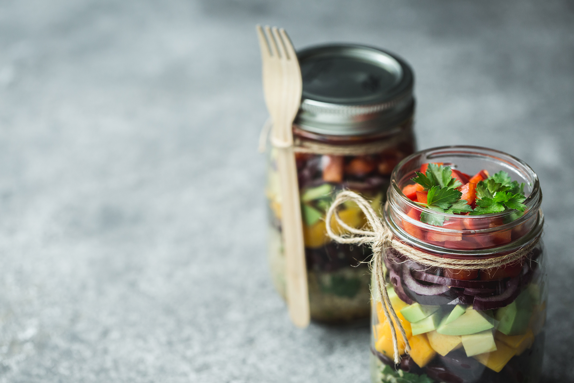 https://www.usmagazine.com/wp-content/uploads/2020/01/Quick-and-Easy-Mason-Jar-Recipe-Ideas-for-Lunch-PROMO.jpg?quality=86&strip=all