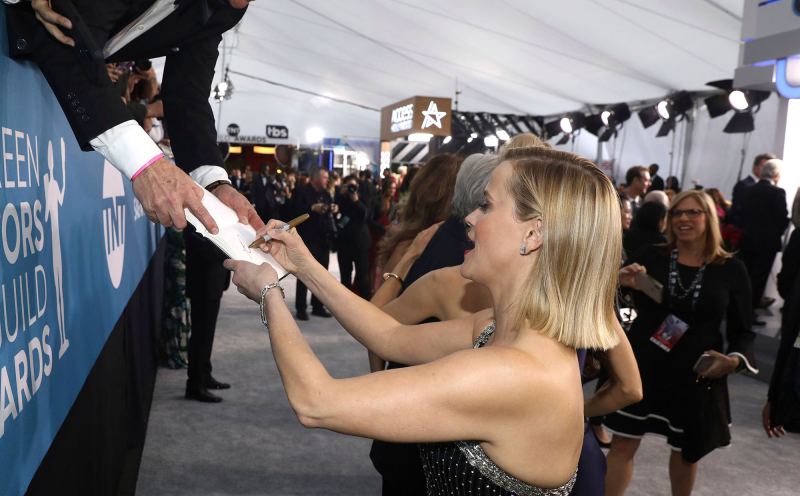 Reese Witherspoon What You Didn't See On TV SAG Awards 2020