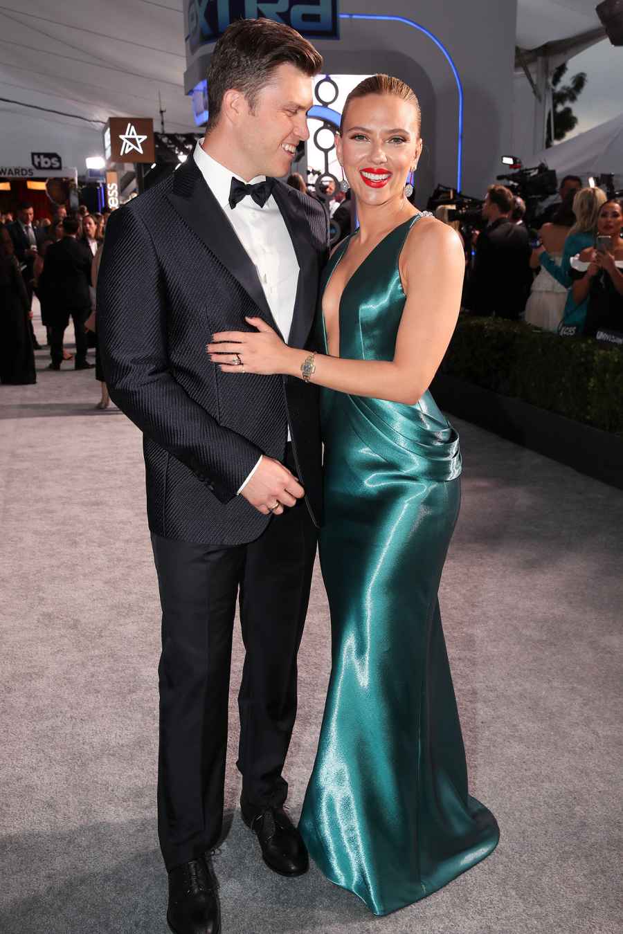 Scarlett Johansson Arrives With Colin Jost After Violent Illness SAG Awards 2020