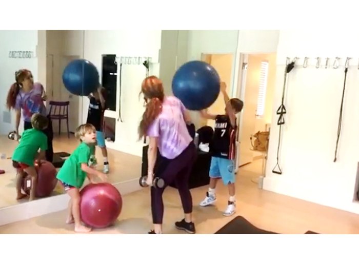 Shakira Sons Throw Exercises Balls Her During Workout