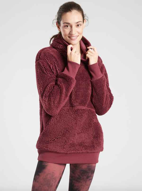 5 Pieces You Need From the Online-Exclusive Athleta Sale | UsWeekly
