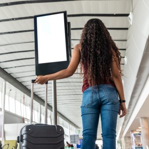 woman-with-suitcase-travel