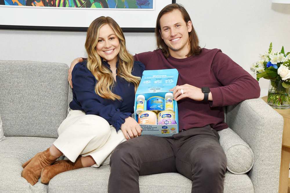 Shawn Johnson and Andrew East pack their baby bag with Enfamil Enspire