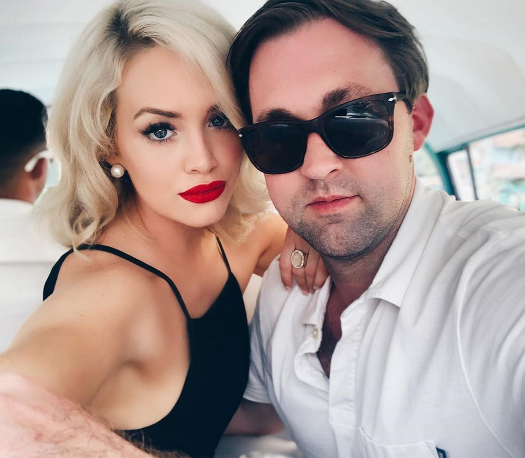 Bachelor-in-Paradise’s-Jenna-Cooper-Has-Adorable-Gender-Reveal-1-Month-After-Pregnancy-Announcement
