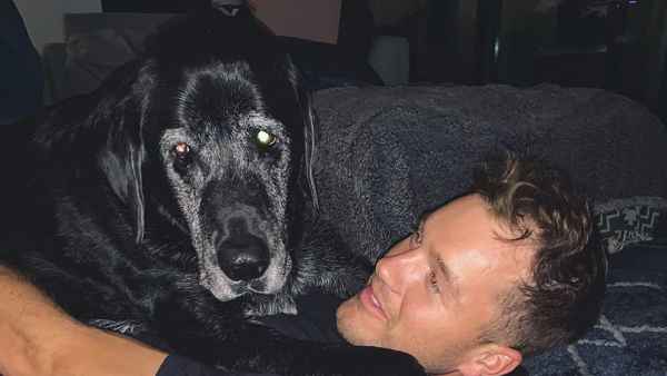 Colton-Underwood-Mourns-His-Dog-Sniper