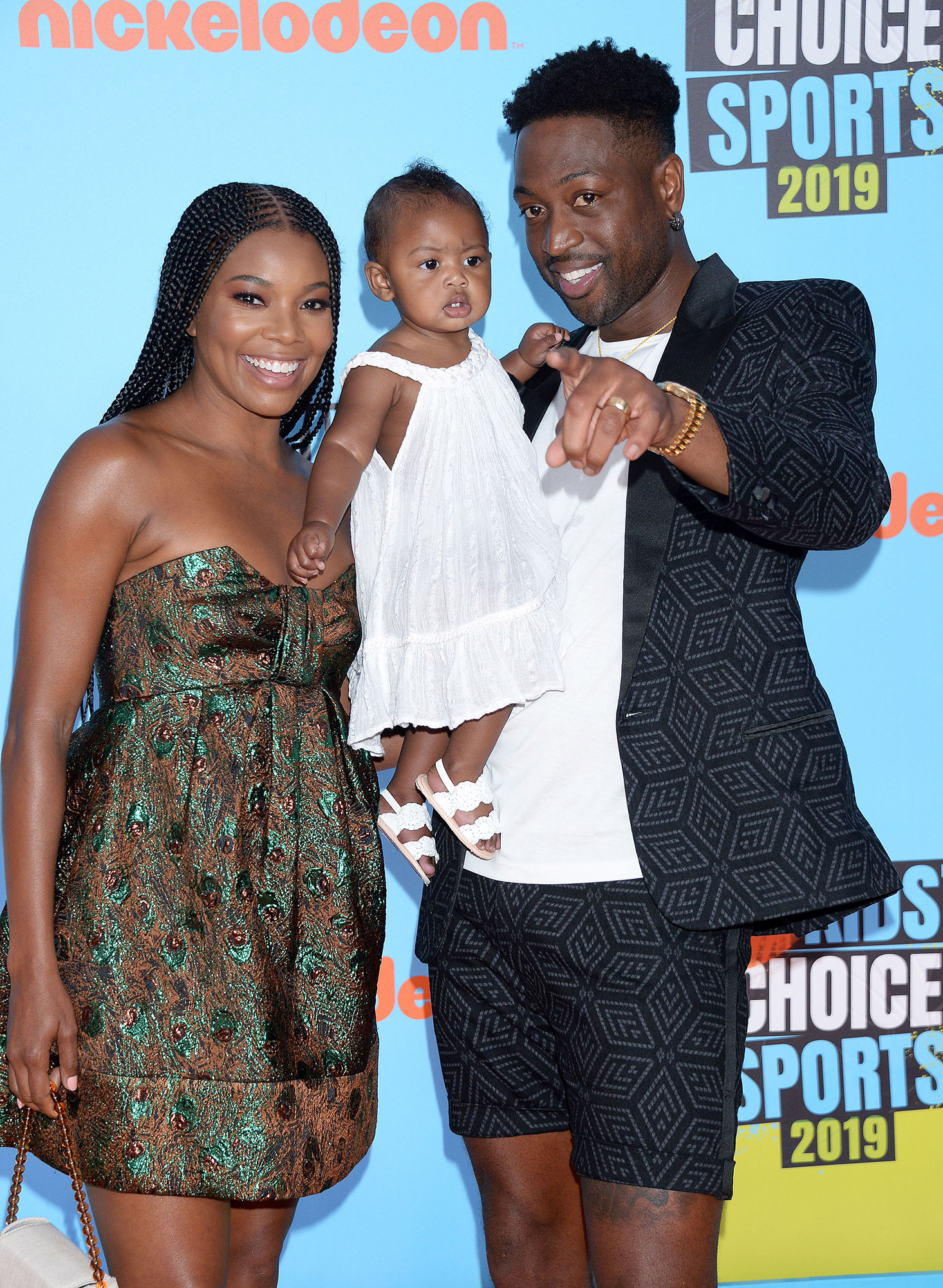 Dwyane Wade Poses With Wife Gabrielle Union And Kids In Family Photos