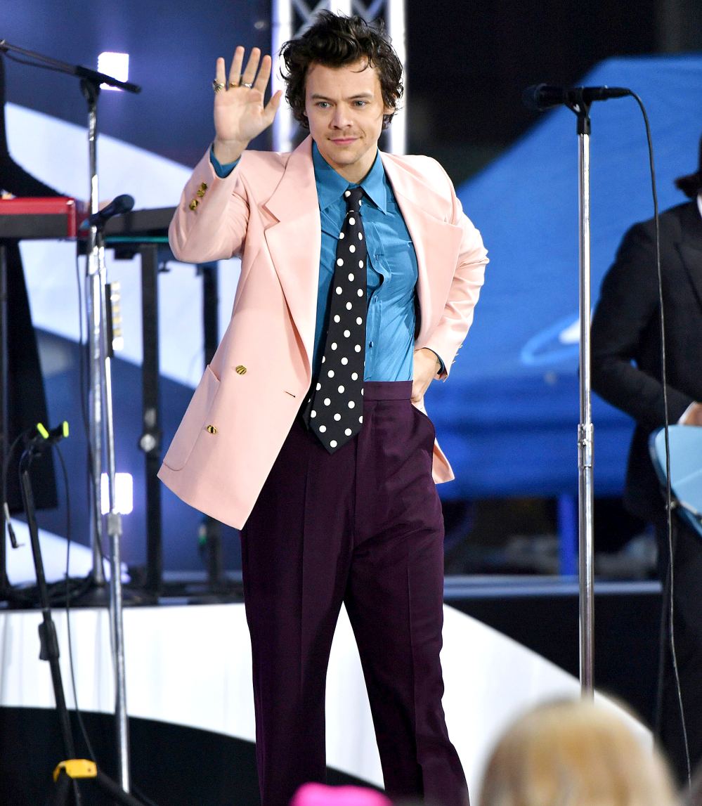 Harry-Styles-Breaks-Silence-After-Being-Mugged-at-Gunpoint