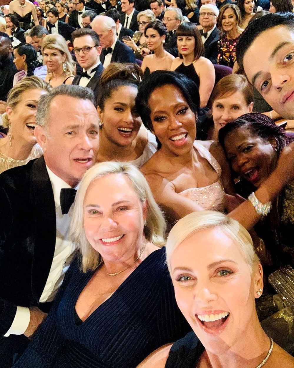 How Many Celebs Can You Spot in This 2020 Oscars Selfie