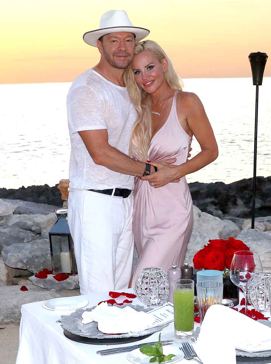 Jenny-McCarthy-and-Donnie-Wahlberg-vow-renewal