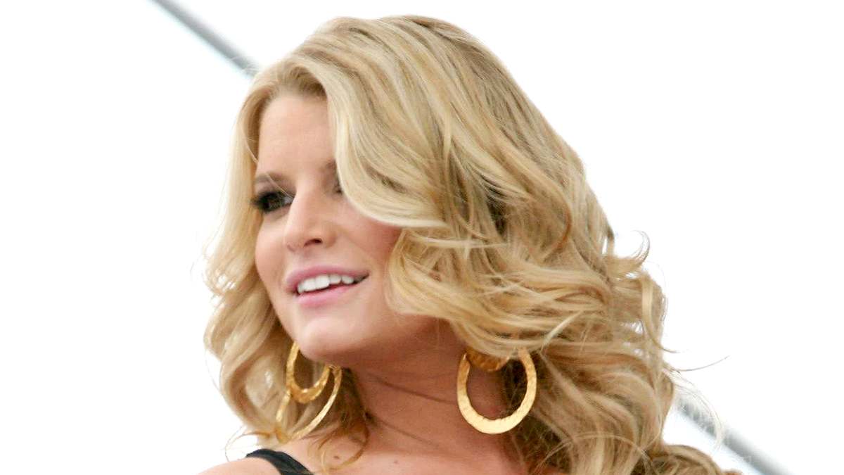 Jessica Simpson Reflects On 2009 Body-Shaming