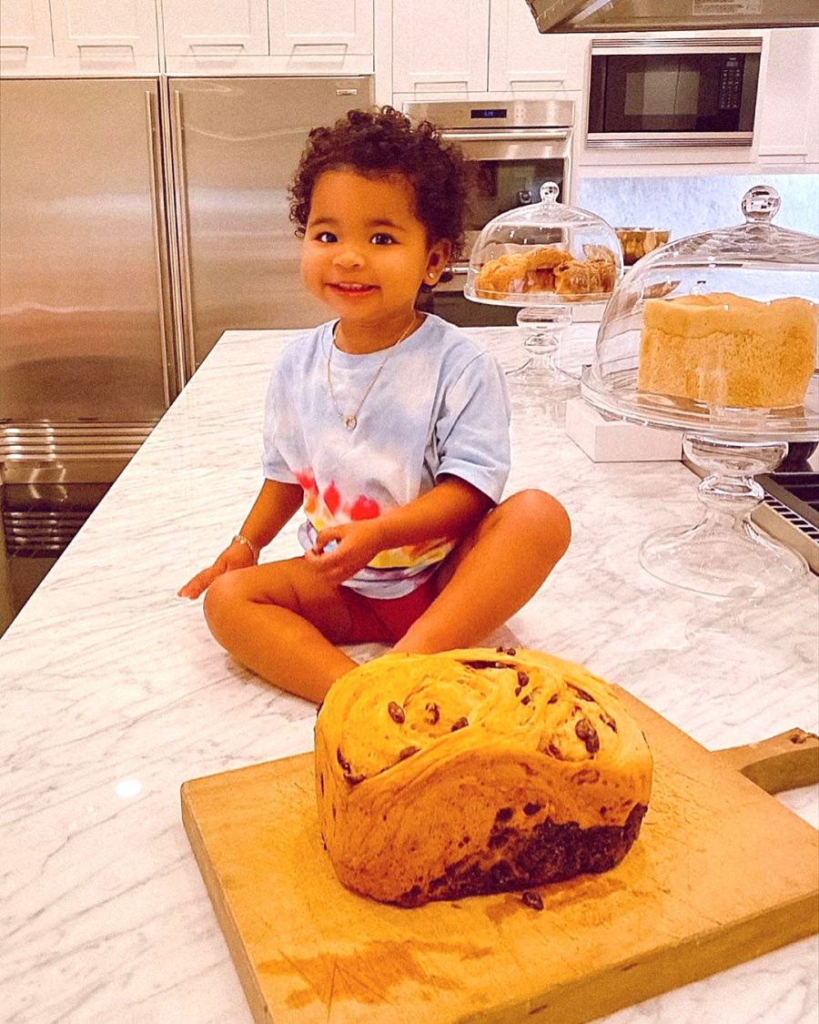 Khloé Kardashian Bakes Bread With True Thompson