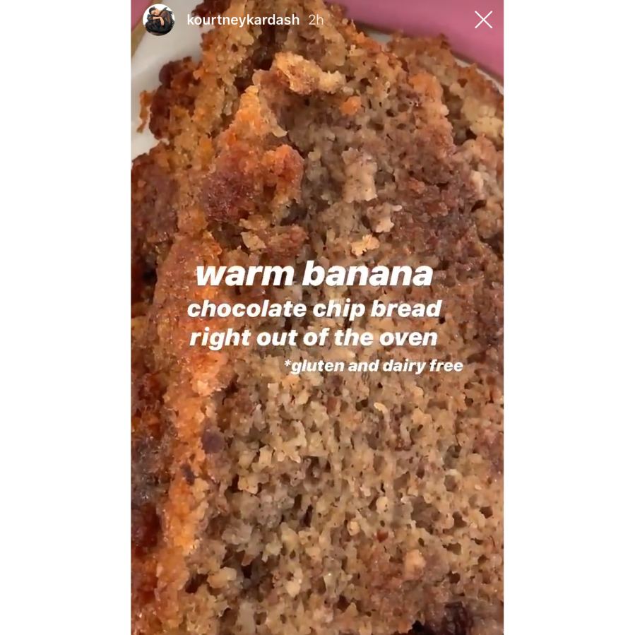 Kourtney-Kardashian-Bakes-Banana-Bread