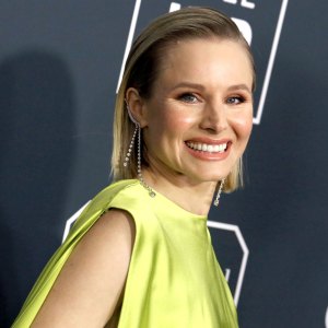 Kristen Bell’s Daughter Washes Hair With Vaseline