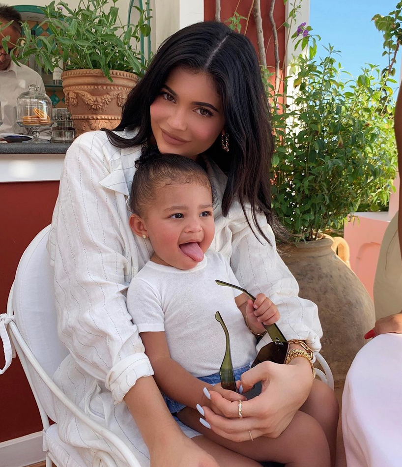 Kylie-Jenner&rsquo;s-Daughter-Stormi-Hilariously-Calls-Her-1st-Name-Instead-of-Mom