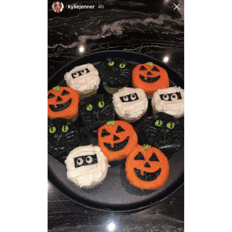 Kylie-Jenner-Shares-Her-Halloween-Cupcakes
