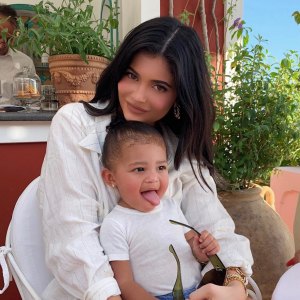 Kylie-Jenner’s-Daughter-Stormi-Hilariously-Calls-Her-1st-Name-Instead-of-Mom