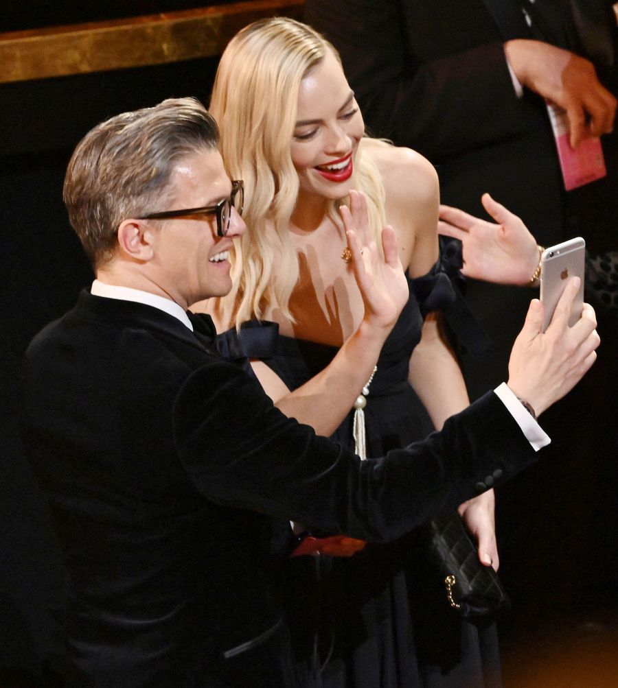 Margot Robbie Facetiming What You Didnt See on TV at Oscars 2020