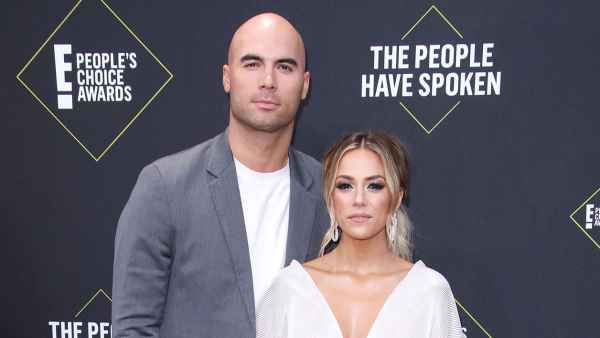 Mike Caussin and Jana Kramer 45th Annual People's Choice Awards Broke a Marriage Boundary